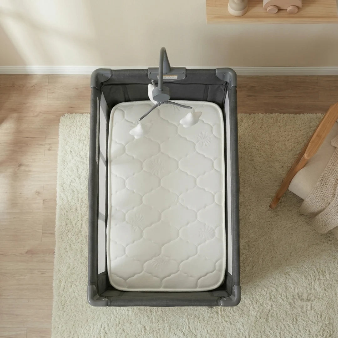 Colchón hecho a la medida para cama de bebé con diseño adaptable a dimensiones especiales y excelente soporte.